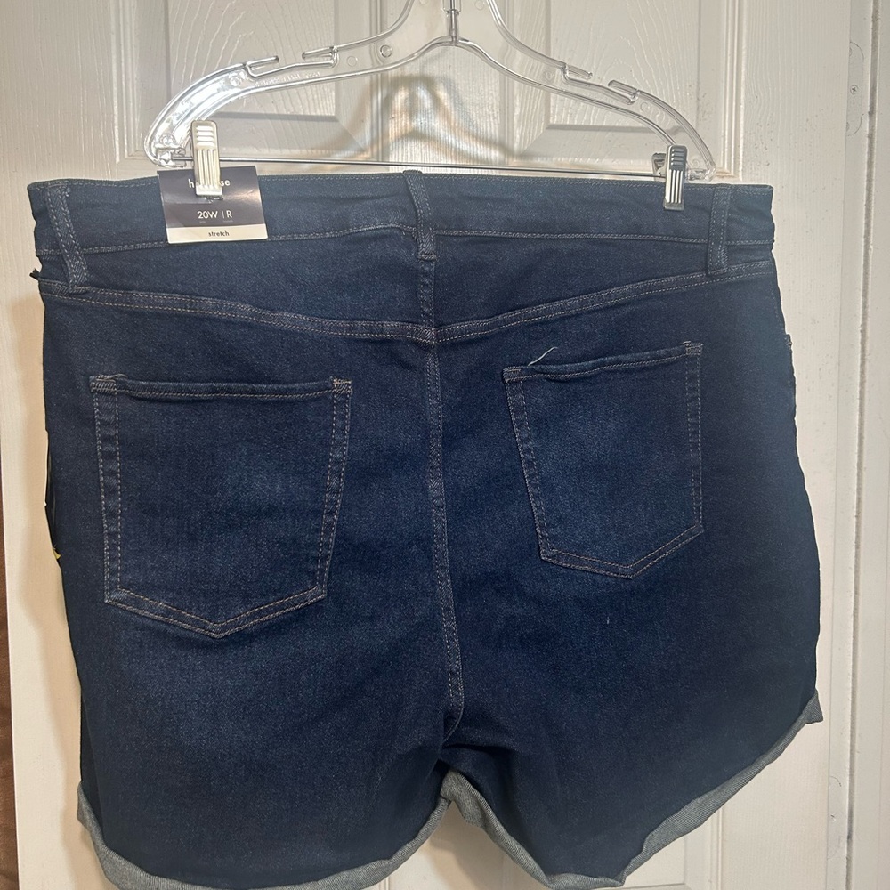 #203- NWT Ava and Viv Dark  Blue Distressed Women's Jean Shorts- size 20w - Picture 3 of 6